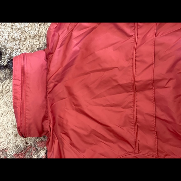 Women’s packable Columbia waterproof jacket - Picture 8 of 10
